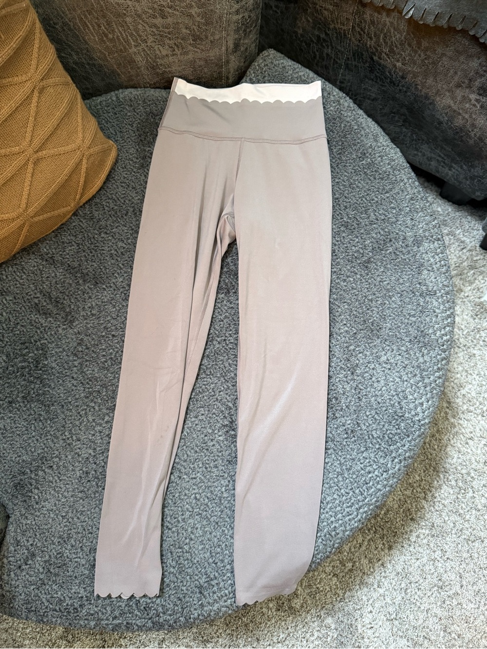 aerie chill play move scalloped hem taupe leggings